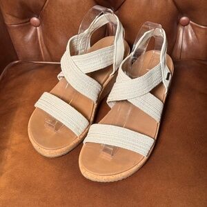 Skechers Arch Fit Beverlee Love Stays Vegan Womens White Brown Wedge Sandals 9.5